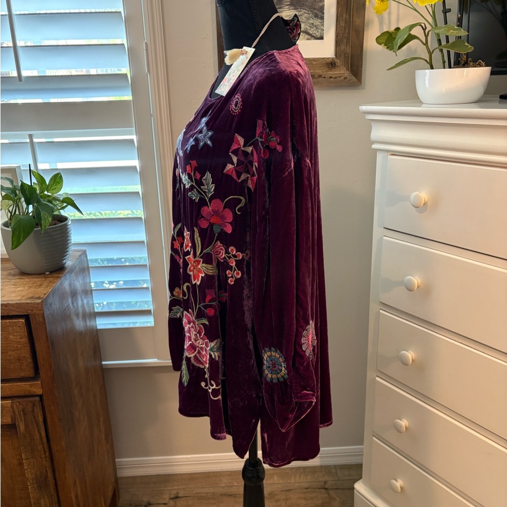 Johnny Was NWT
VELVET BOATNECK BLOUSE - NIKKOLA, 2X - Picture 5 of 11